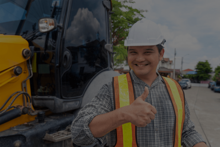 Construction Worker Getting Insurance from EasyWcomp.com
