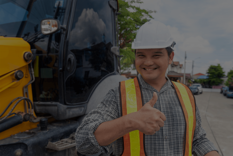 Construction Worker Getting Insurance from EasyWcomp.com